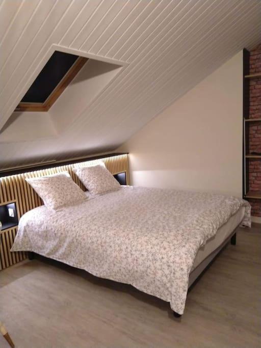 Appartement Superbe En Rue De Courcelles *